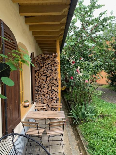 Charmant Appartement Sur Cour, Le Berlingott Bagnères-de-Bigorre Εξωτερικό φωτογραφία